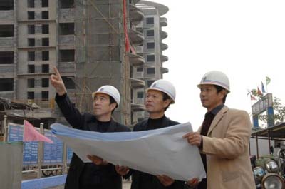 發(fā)揚(yáng)紅旗渠精神為鶴壁經(jīng)濟(jì)建設(shè)做貢獻(xiàn)