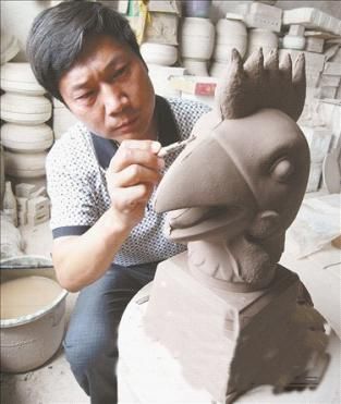 龍山玩泥——記中國鈞瓷十二獸首創作人王建偉