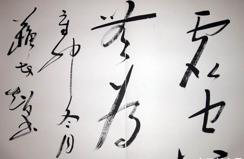 Kï}~