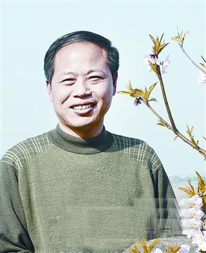 胡暉:筆耕硯田 墨舞天中