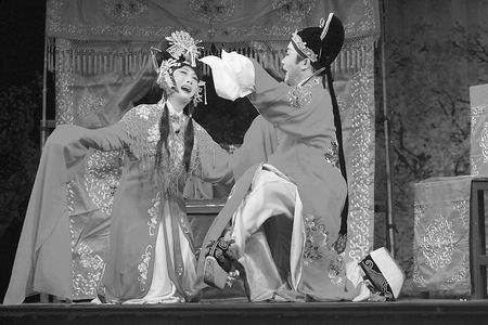 河南省豫劇二團王清芬舞臺表演“麻風(fēng)女”