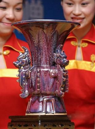 孔子后裔再寫鈞瓷輝煌——訪孔家鈞窯銷售總經理