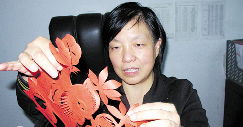剪紙傳神獲美名 “神剪”QQ傳絕技