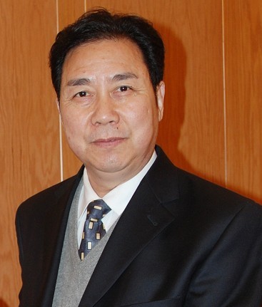 佨