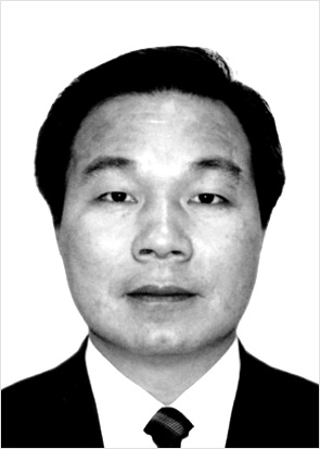 ΂