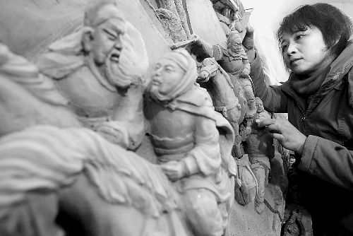 黃河澄泥硯非遺傳承人王玲