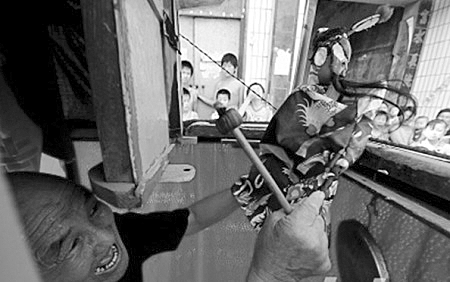 內黃扁擔偶——扁擔上的布筒木偶戲