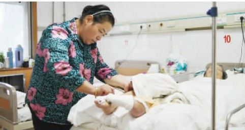 辭職、離婚……只為照顧母親