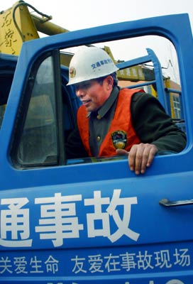 洛陽農民自制救援車 13年義務救助600多人