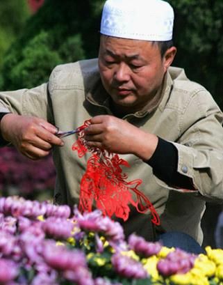 2008中國十大民間剪紙藝術家胡寶國