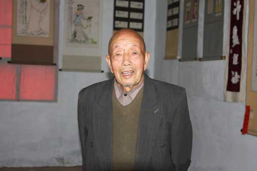 河南民間文化藝術(shù)之鄉(xiāng)魯莊:農(nóng)民藝術(shù)文化節(jié)開(kāi)幕 神奇潛彩畫(huà)藝驚世人